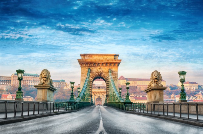Urban Photography - Chain Bridge Budapest