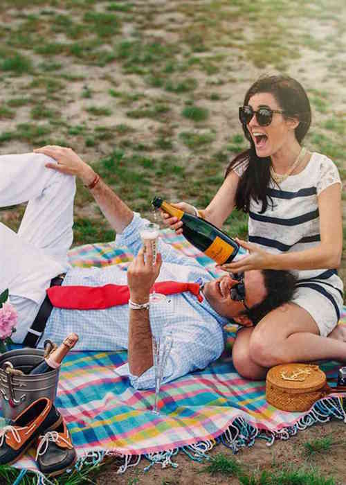 Couple Photos - Lifestyle - Picnic